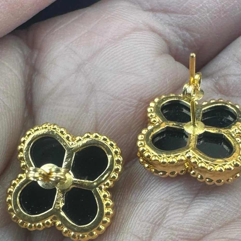 18k Saudi Elegant Black and Gold Clover Jewelry Set - Picture 6 of 15